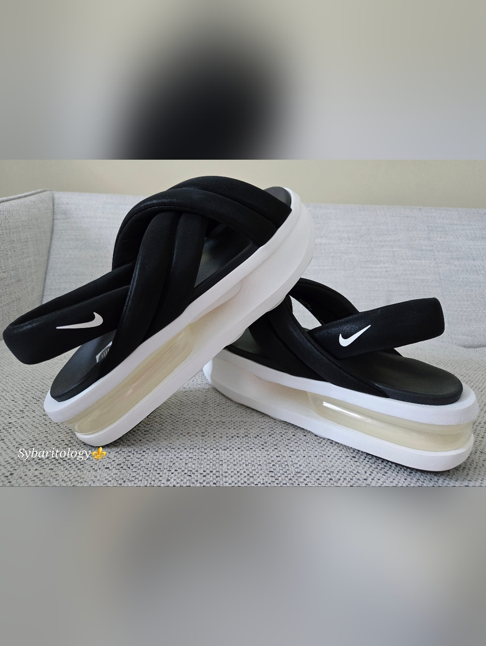 NWT NIKE AIR MAX ISLA  Women's Black Platform Slide Sandals Size: 11/43